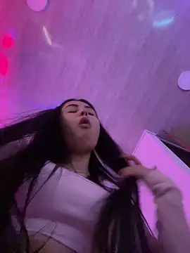 Snapshot of estefania_teen chatting on October 15, 12:02 am estefania teen online show from October 15, 12:02 am