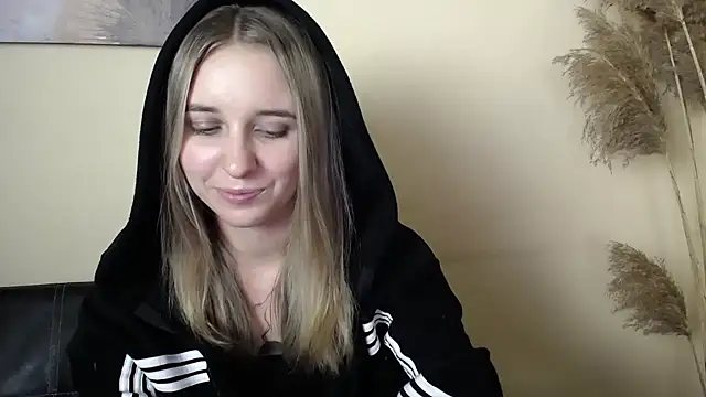  Nicole new online show from November 15, 1:45 pm