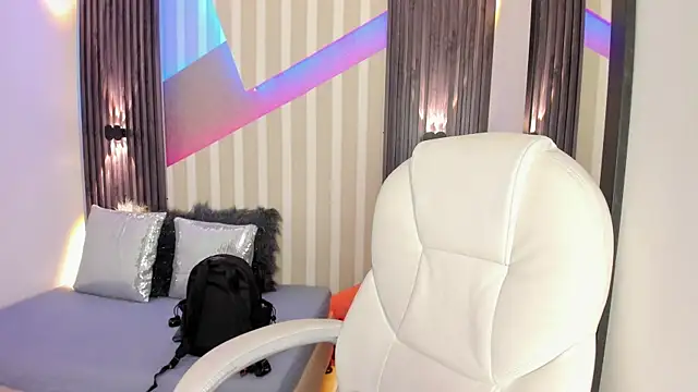 emily layton online show from November 13, 3:22 pm