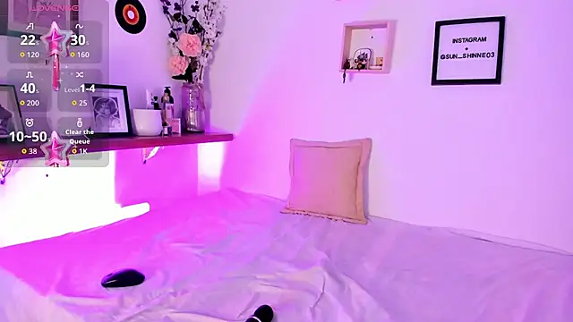 sunshinne 03 online show from November 29, 1:15 pm