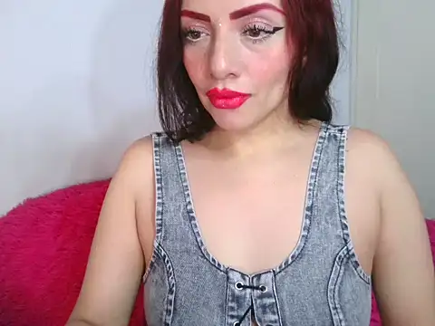 Snapshot of x_Lady_x chatting on October 24, 10:06 pm x Lady x online show from October 24, 10:06 pm