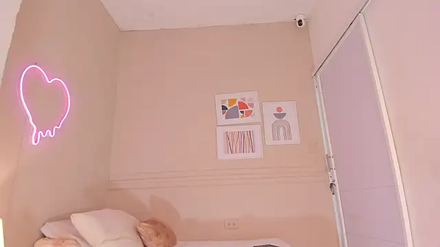 dani skinny  online show from November 8, 11:48 am