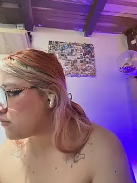 SophiaWeestt99 online show from November 7, 6:30 am