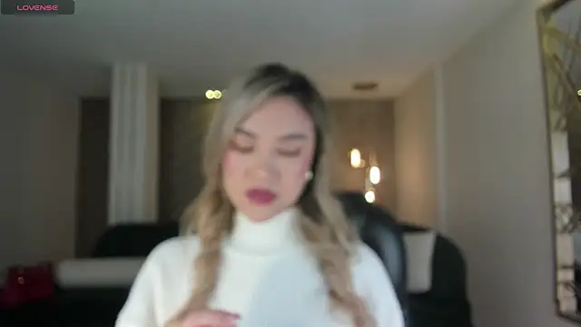 RebeccaHudson online show from February 19, 7:13 pm