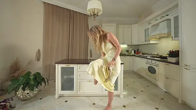 HeyBananas online show from November 30, 6:12 pm