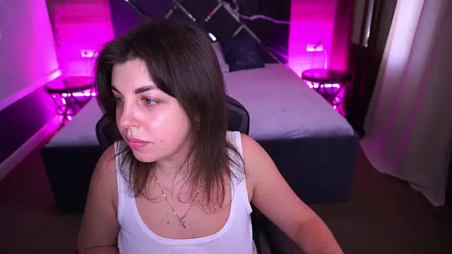 MirandaWong online show from November 12, 6:44 am