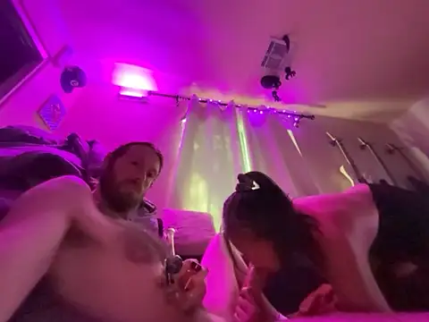 Snapshot of Johndoe2292 chatting on October 11, 7:05 pm Johndoe2292 online show from October 11, 7:05 pm