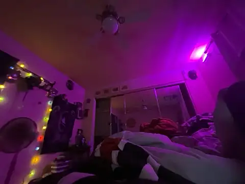 Snapshot of Johndoe2292 chatting on September 27, 10:33 am Johndoe2292 online show from September 27, 10:33 am