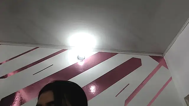 Kitten Hot  online show from September 14, 9:01 pm