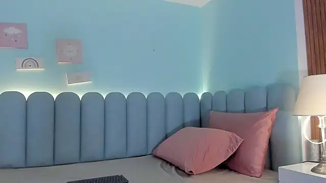 curvy rousi online show from November 1, 12:09 pm