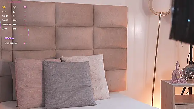 emma brooks1 online show from October 20, 8:01 pm