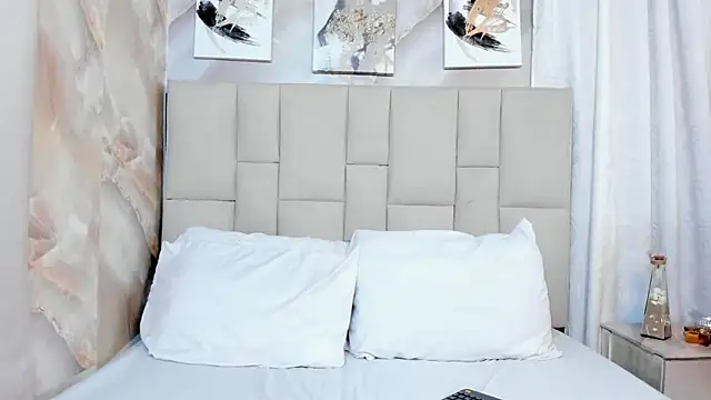 Jaslyn  Smith online show from September 25, 5:11 pm