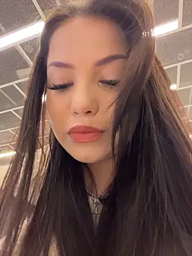 Chloe  Moon online show from December 4, 1:13 pm