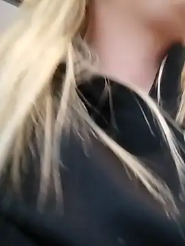 LaRa forU online show from September 14, 6:28 pm