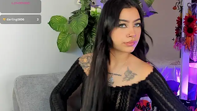 Snapshot of DakottaHill chatting on October 15, 5:54 am DakottaHill online show from October 15, 5:54 am