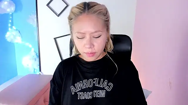 ConstansBlonde online show from October 3, 8:25 pm