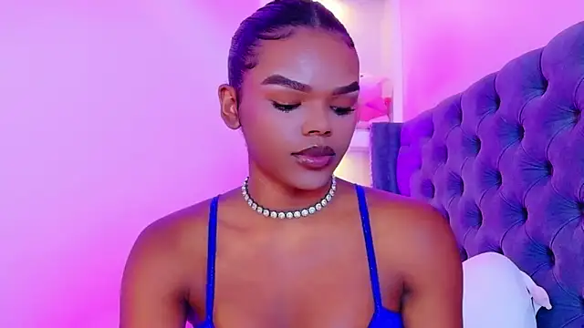 CamiEstrada online show from November 20, 12:17 pm