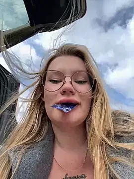 justmilaa online show from September 29, 11:15 am