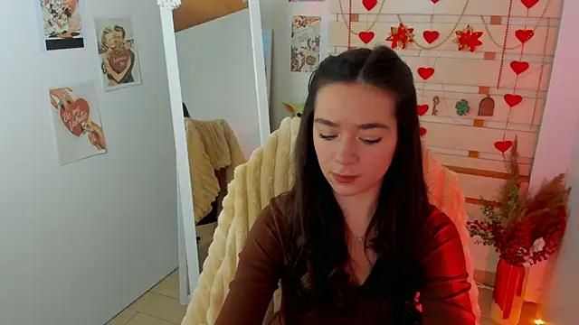 Bella XO online show from February 6, 1:25 pm