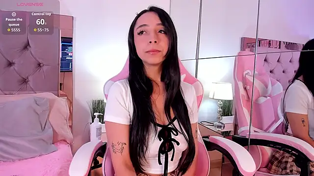 melanie hills online show from January 17, 11:40 am