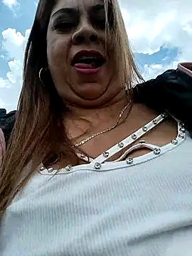 Laura-Hernandez online show from October 9, 4:33 pm