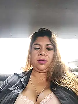 Laura-Hernandez online show from September 22, 4:05 pm