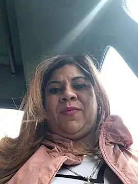 Laura-Hernandez online show from February 18, 4:28 pm