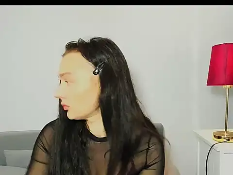 OliviaFantasy online show from February 4, 10:40 am