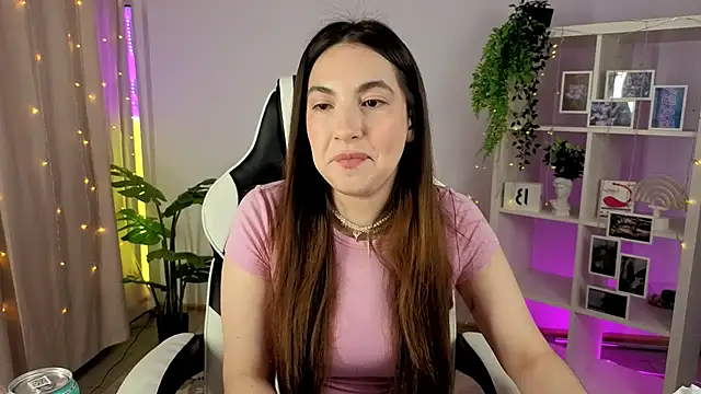 MelissaLovely  online show from November 8, 10:20 am