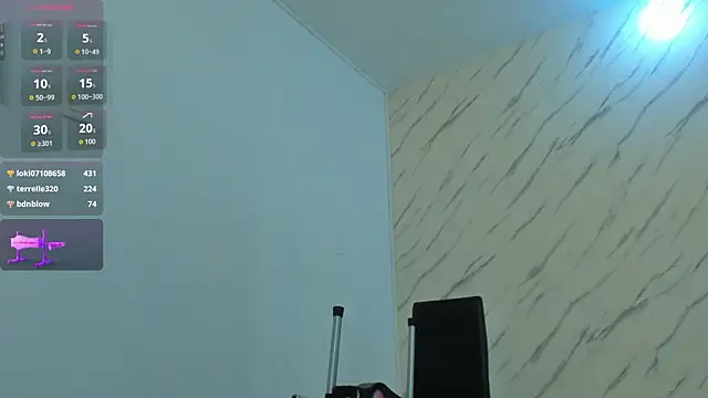 ElisabethMassey online show from December 21, 6:01 pm