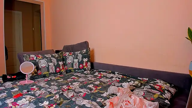 Snapshot of ameli_moon chatting on October 25, 7:10 pm ameli moon online show from October 25, 7:10 pm