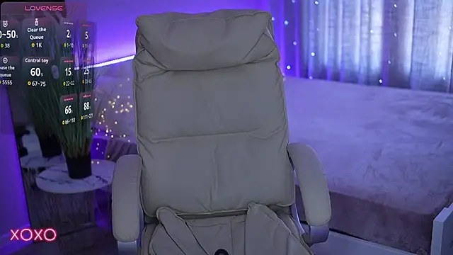 YourLolaBunny online show from September 23, 12:36 pm