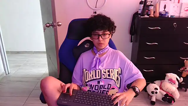 thomascooper7 online show from February 11, 7:59 pm