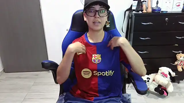 thomascooper7 online show from November 26, 1:17 am