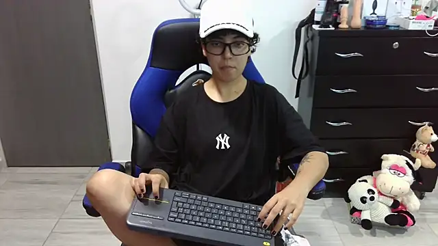 thomascooper7 online show from January 8, 1:53 am