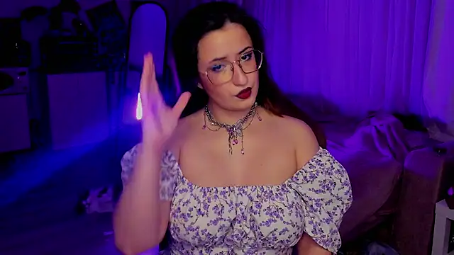 annallurings online show from December 5, 7:04 pm