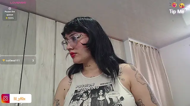 lily f00x online show from September 19, 12:48 pm