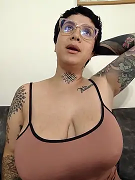 Snapshot of KatInk chatting on October 11, 9:17 pm KatInk online show from October 11, 9:17 pm