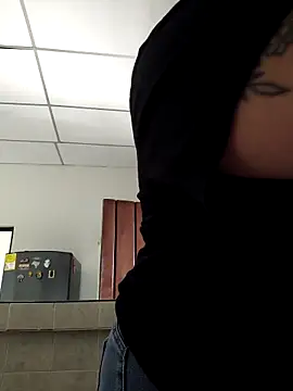 Snapshot of KatInk chatting on October 14, 4:42 pm KatInk online show from October 14, 4:42 pm