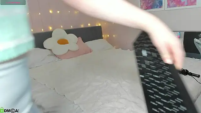 Sara Robinson online show from February 3, 2:53 am