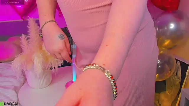 Sara Robinson online show from February 14, 3:08 am