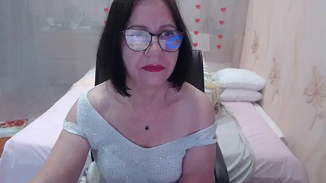 OlgaHottie online show from October 15, 11:40 pm