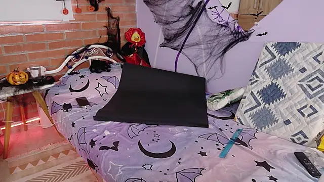 saribelcute online show from October 28, 9:08 pm