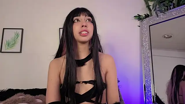 Nyx nayla online show from October 4, 5:46 am