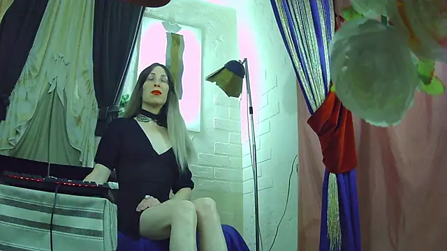 Mary Loon online show from November 8, 11:04 am