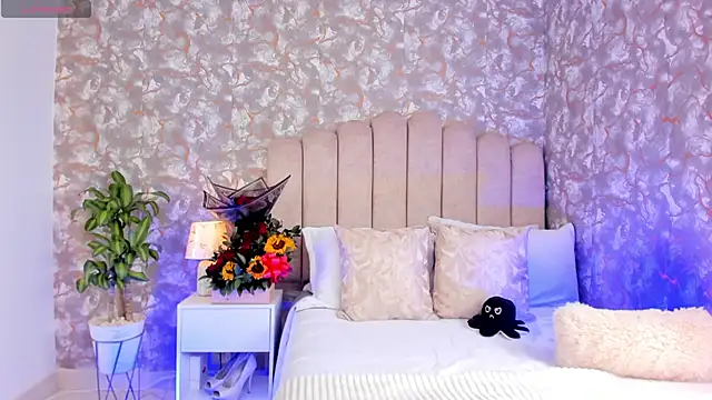 Snapshot of MiaTowson chatting on September 26, 3:20 pm MiaTowson online show from September 26, 3:20 pm