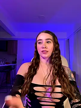 Lanataylor- online show from September 14, 3:37 am