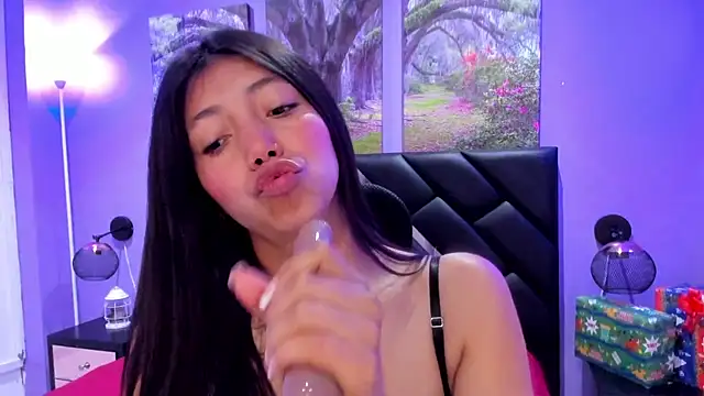 KimberlyVillaLobos online show from December 17, 11:36 am