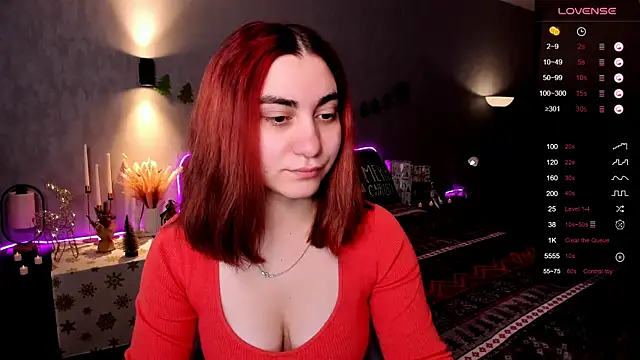 hannacheekss  online show from December 19, 2:27 am