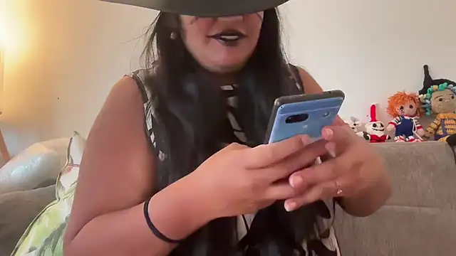 MashaCL online show from October 31, 10:30 am